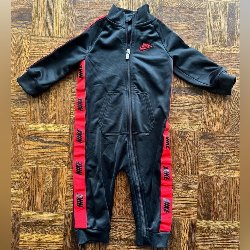 Nike baby Tracksuit (12M)